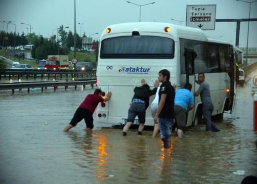 İstanbul Yağmura Teslim Oldu 9