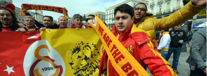 Galatasaraylılar Madrid sokaklarında