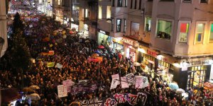 Kadınlardan İstiklal Caddesi’nde büyük yürüyüş