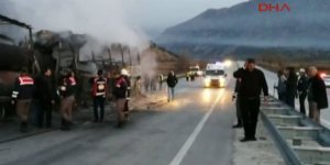 Yolcu otobüsü TIR'a çarptı: 13 ölü, 18 yaralı