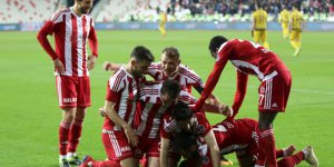 Demir Grup Sivasspor: 2 - Evkur Yeni Malatyaspor: 0