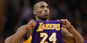 NBA tarihinin en önemli sporcularından Kobe Bryant helikopter kazasında hayatını kaybetti