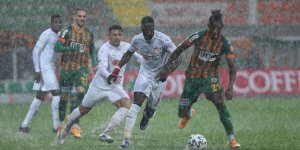 A. Alanyaspor - DG Sivasspor maçı yoğun yağış nedeniyle ertelendi