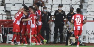 Beşiktaş, deplasmanda Antalyaspor'u 3-2 yendi